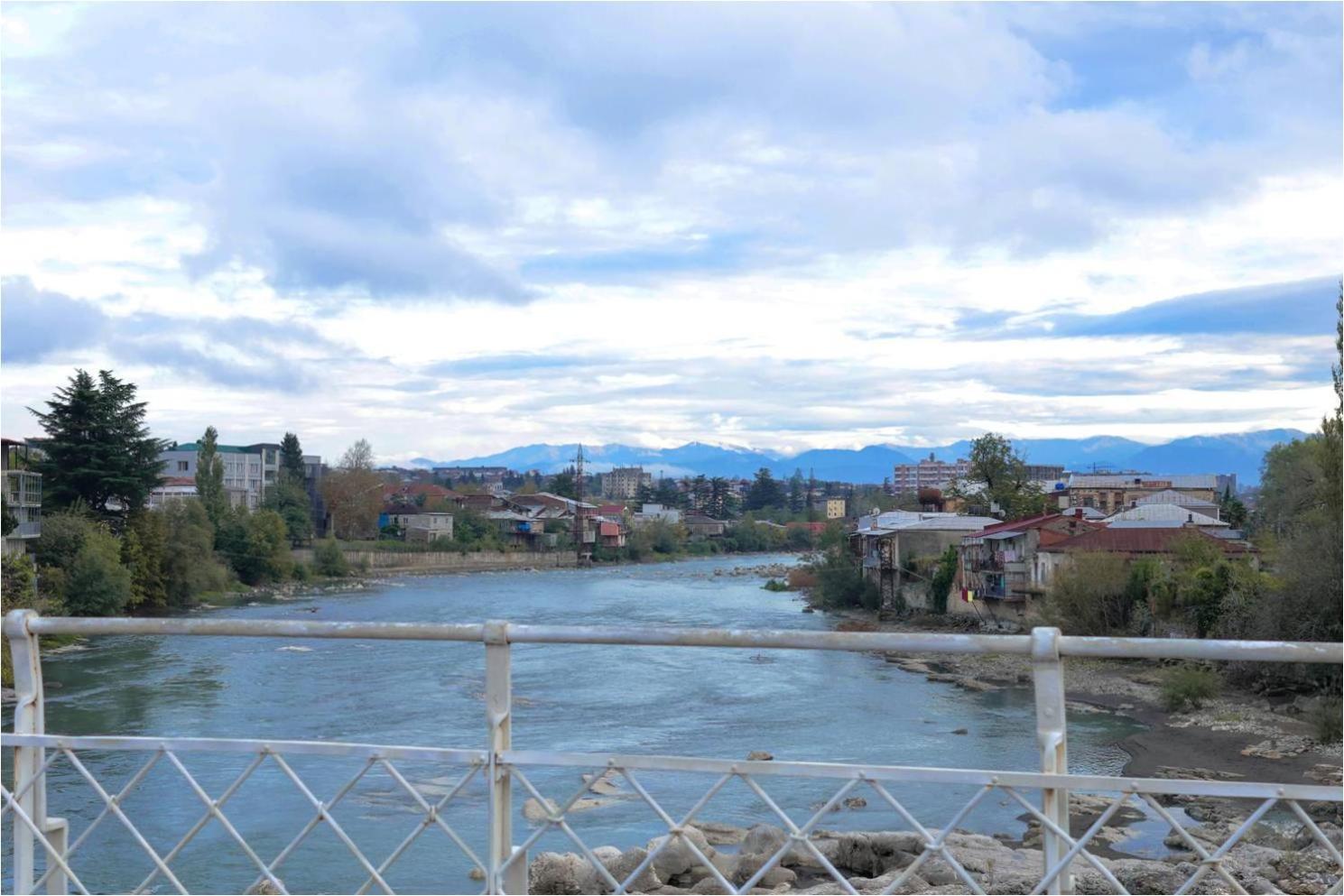 Sayulia Kutaisi Bagian luar foto