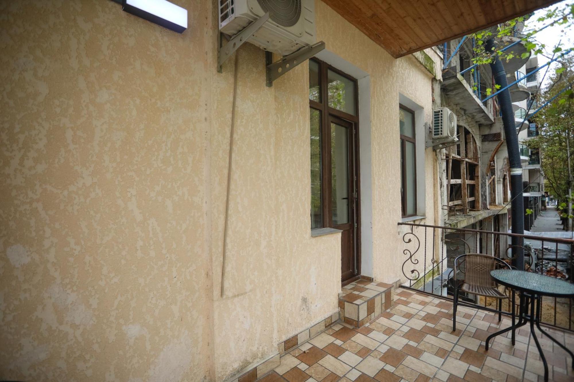 Sayulia Kutaisi Bagian luar foto