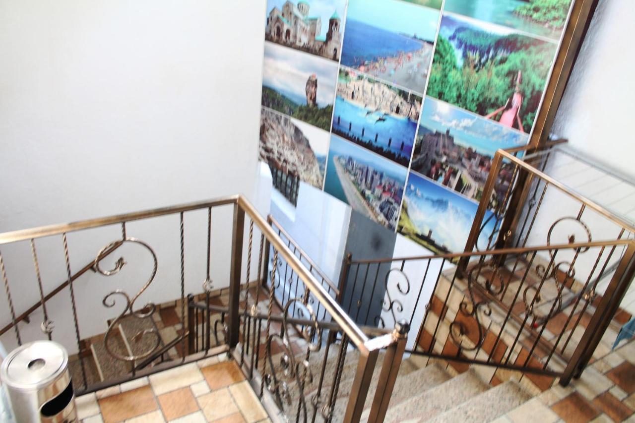 Sayulia Kutaisi Bagian luar foto